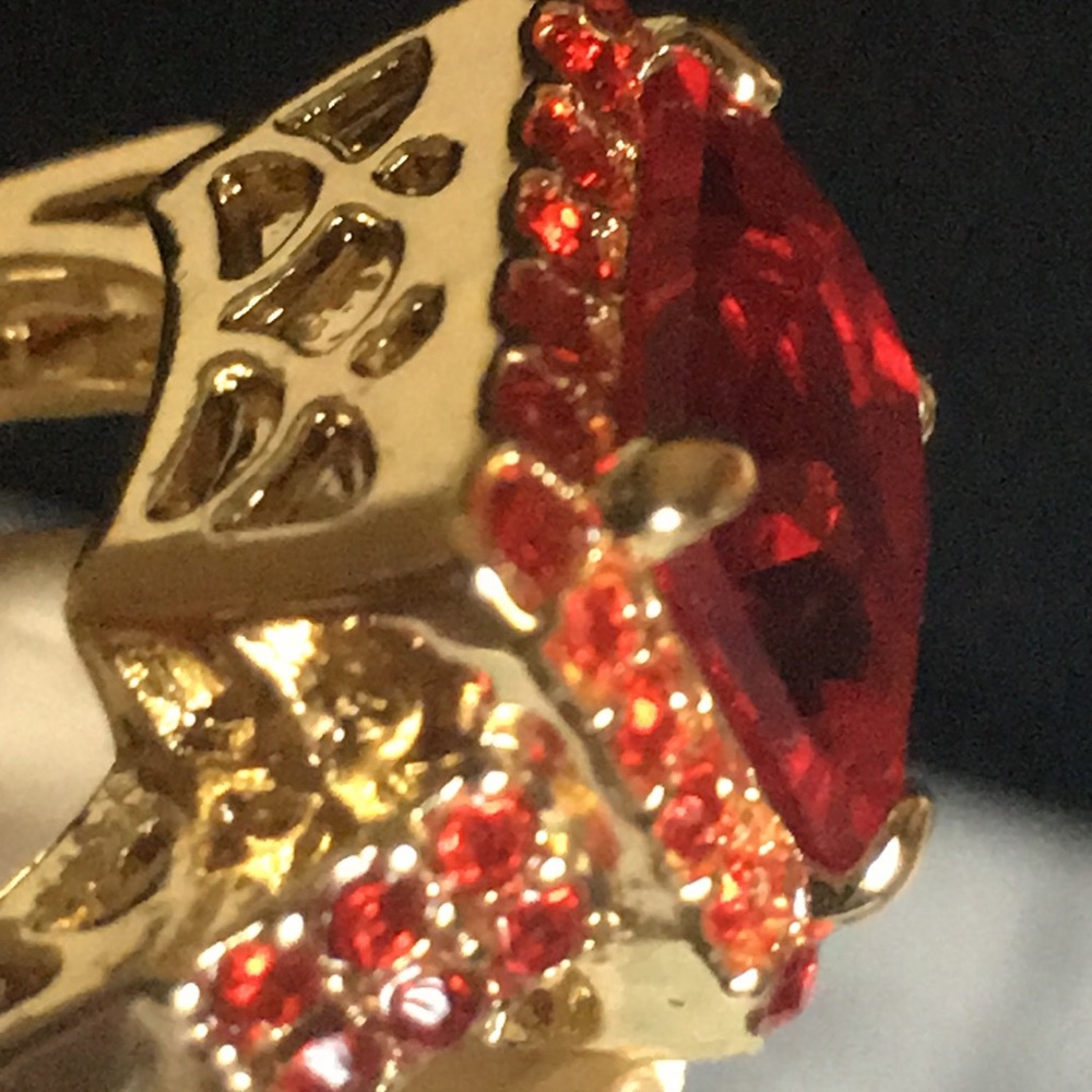 New*Raging Ruby Red Crystal Ring - Picture 13 of 15